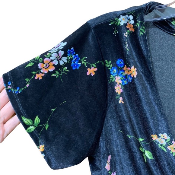 Urban Outfitters Wrap Dress Black Floral Velvet Short Sleeves - Picture 2 of 11